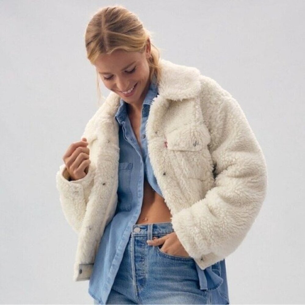 NWT Levi's Baby Bubble Sherpa Trucker Jacket Size Medium Coconut Milk
